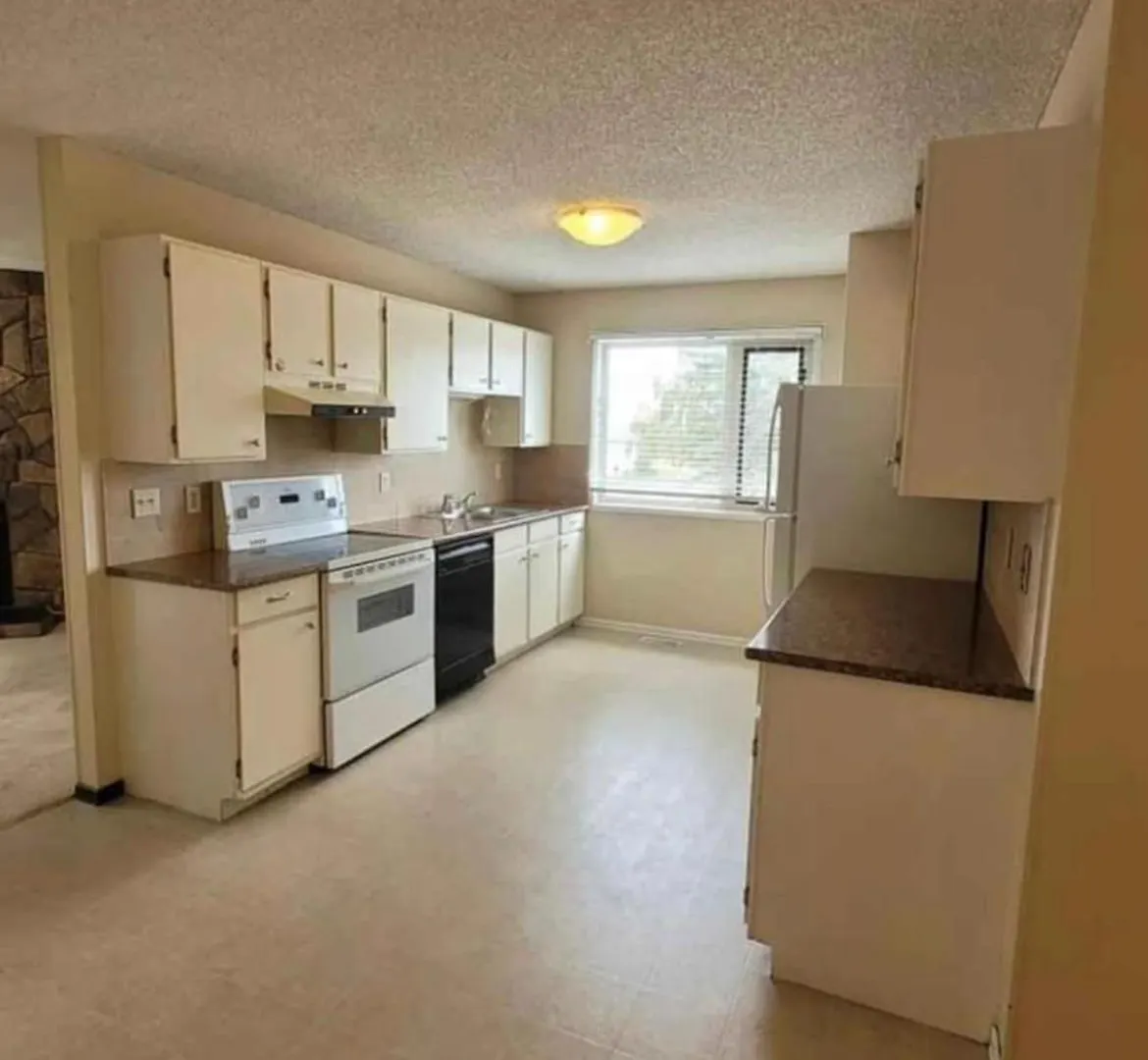 YYC Macewan Cottage לינה וארוחת בוקר
